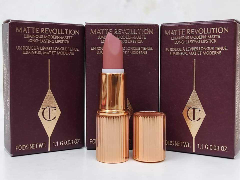 Charlotte Tilbury – Matte Revolution Lipstick: Pilihan Terbaik untuk Bibir yang Menawan